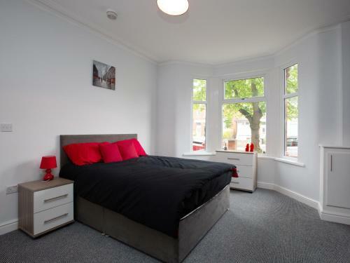 Hostal Townhouse @ 97 Ruskin Road Crewe
