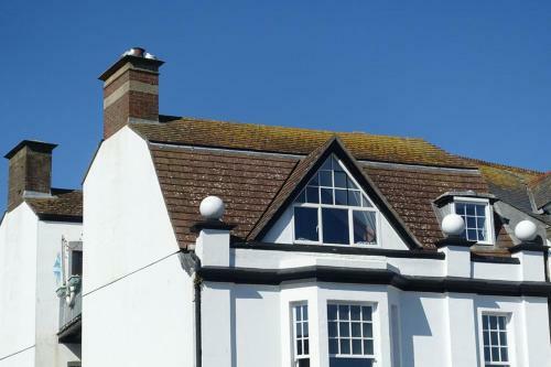 Seascape - Waterfront Apartment, Glorious Views And Parking