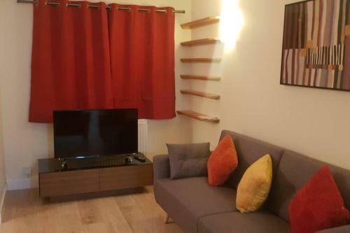 Royal House, Croydon With Netflix & Amazon Music