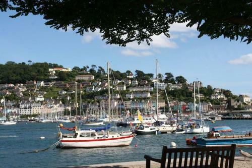 Number 20 - Central, Classic Style, Private And Parking