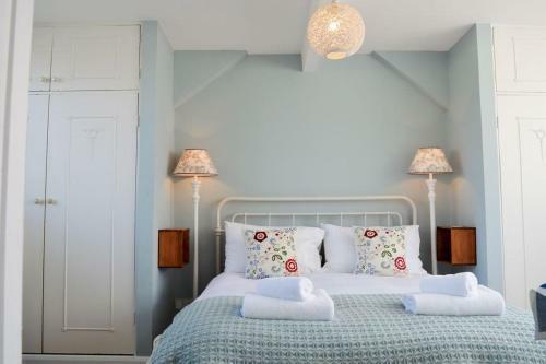 Number 20 - Central, Classic Style, Private And Parking