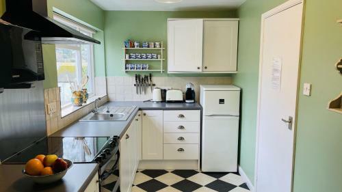 Number 20 - Central, Classic Style, Private And Parking