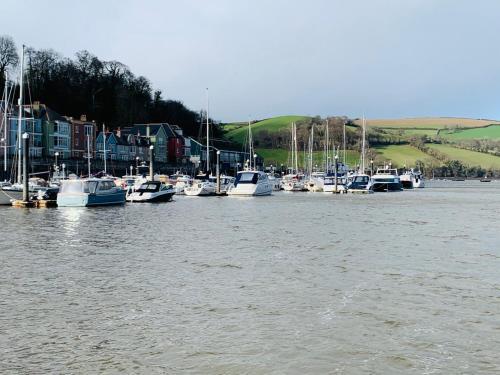 The End House - Cosy And Central (Dartmouth)