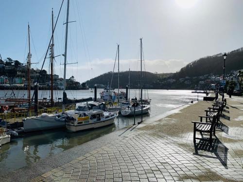 The End House - Cosy And Central (Dartmouth)