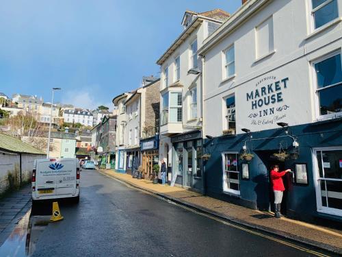 The End House - Cosy And Central (Dartmouth)