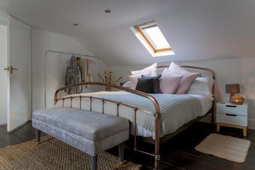 The End House - Cosy And Central (Dartmouth)