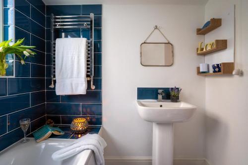 The End House - Cosy And Central (Dartmouth)