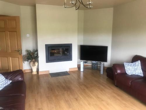 Tranquil Countryside Bungalow With Private Garden!