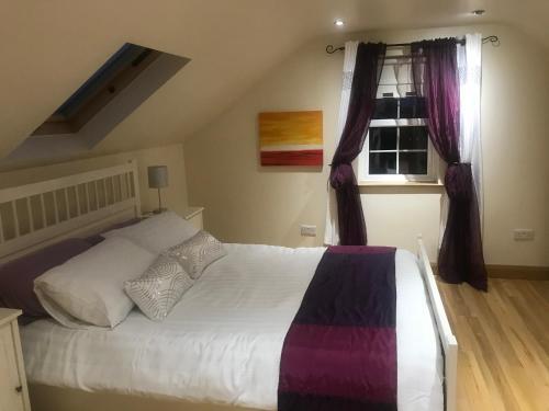 Tranquil Countryside Bungalow With Private Garden!