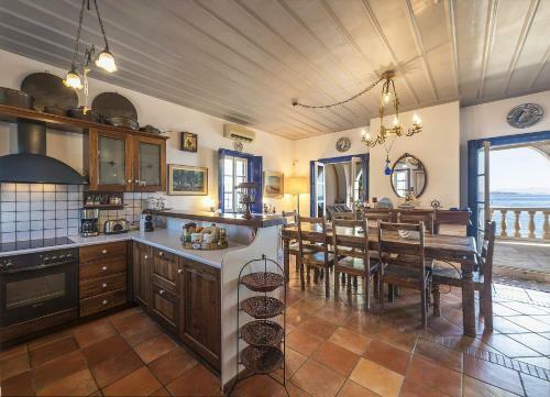 Beachfront Spetses Spectacular Fully Equipped Traditional Villa Familiesgroups