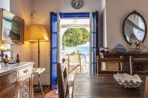Beachfront Spetses Spectacular Fully Equipped Traditional Villa Familiesgroups