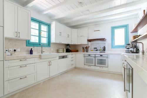 The Great Gatsby 6br Villa Overlooking Spetses Old Town