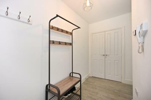 Luxury 2 Bedroom, 2 Bath Apartment, Prime Location