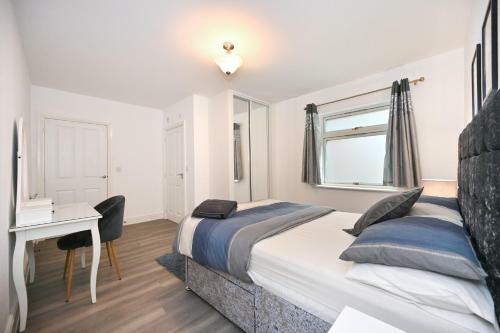Luxury 2 Bedroom, 2 Bath Apartment, Prime Location