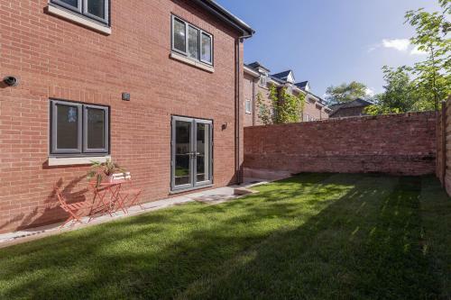 Ideal Home At Moseley Gardens In Fallowfield