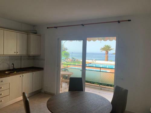 Apartamento Comodoro, En Frente Del Mar