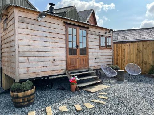 The Shepherds Retreat - Luxury Shepherds Hut