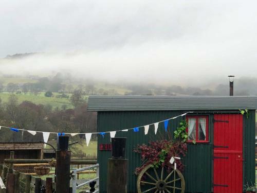 Ruby Shepherds Hut Sleeps 4