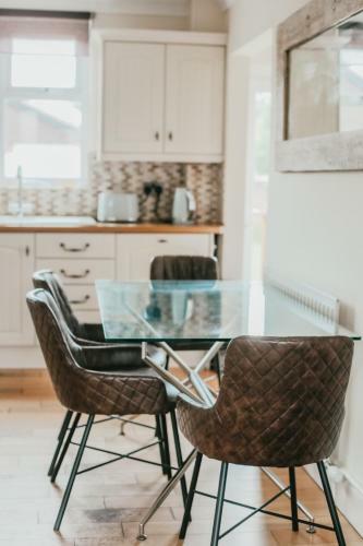 Well Equipped Large Home With Hot Tub & Log Burner