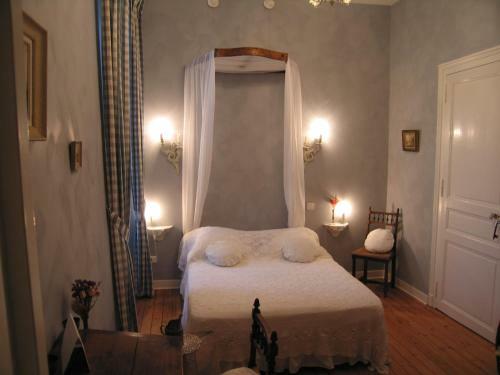 Bed & Breakfast Logis De Guitres - Chambres D'hotes