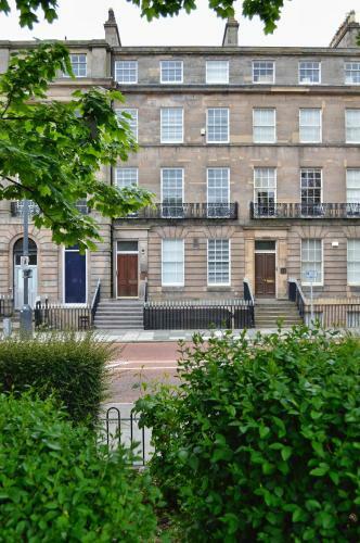 Apartment 4 Hamilton Square
