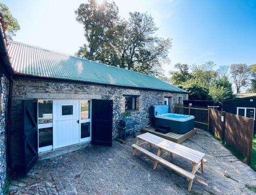 5 Bed Barn Conversion - With Private Hot Tub