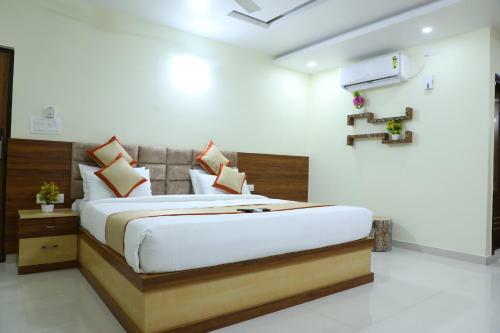 Hotel 8th Mile Suites