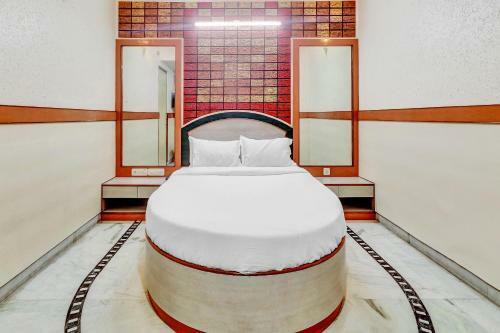 Hotel Collection O 84605 Srk Diamond Inn