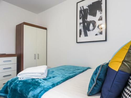 Tudors Esuites 5 Bed House