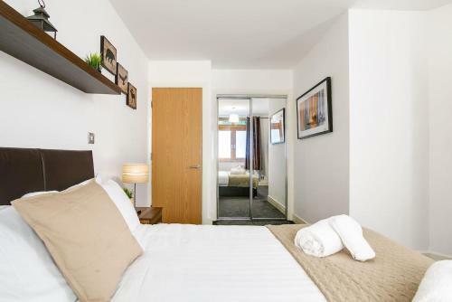 Crescent Luxury Apartment - Central Birmingham