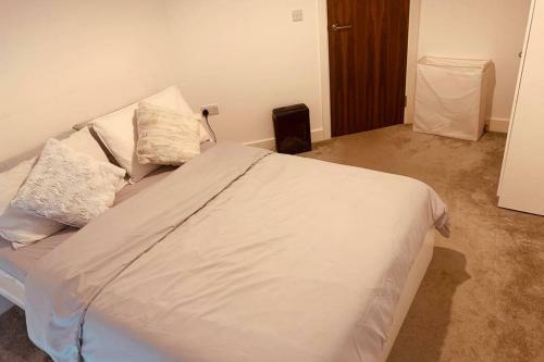 Fabrick Square Luxury City Centre Apartment