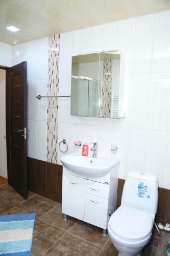Sunny Apartment On Sayat-nova Avenue & Tours