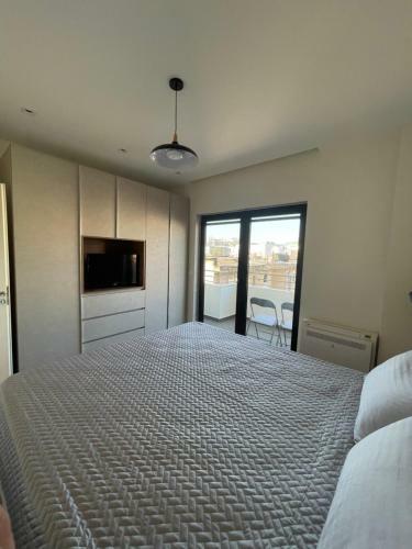 Charming And Bright Tirana Center Apartament