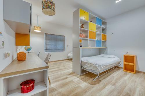 Superb Seafront Family Apartment