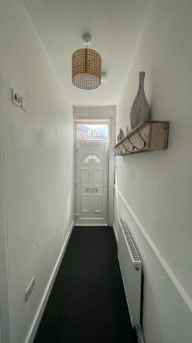 Large 6 Bedroom House In Smethwick