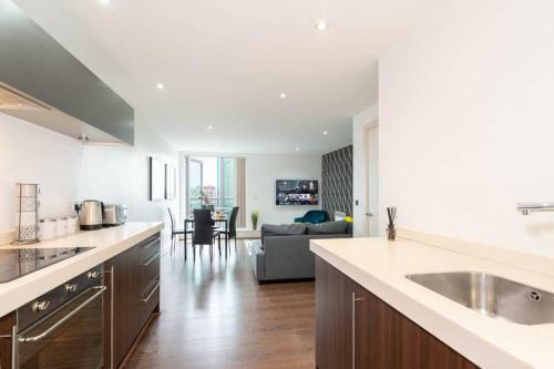 Apartamento Avril Stay Birmingham City Centre - With Balcony