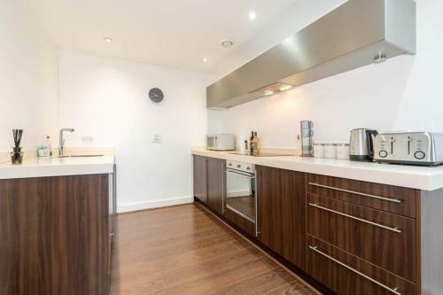 Apartamento Avril Stay Birmingham City Centre - With Balcony