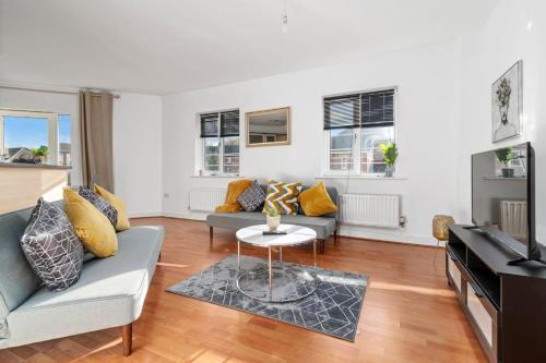 Vibrant & Warm Apartment In Central Birmingham