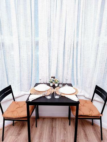 Cozy Luxury 1 Bedroom Apartment With Parking