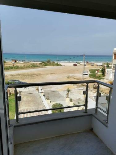 Villa S+5 Pied Dans L'eau Plage Ezzahra 22993892