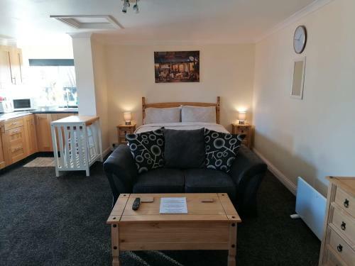 Sherwood Studio Annexe 1 Bedroom Entire Property