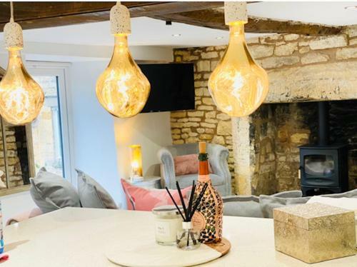 Warm, Modern 2 Bed Cottage In The Cotswolds