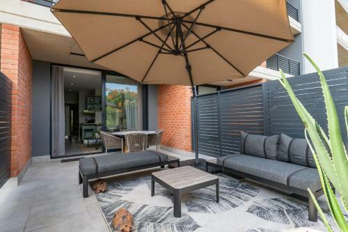 2six2 Florida Road Luxury Apartment