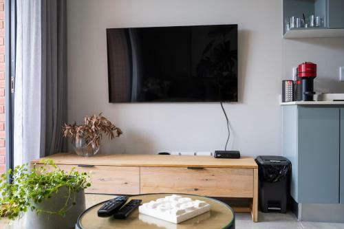 2six2 Florida Road Luxury Apartment