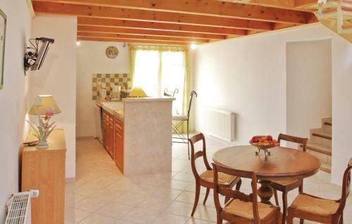 Holiday Home Couemes-vauc� N-776