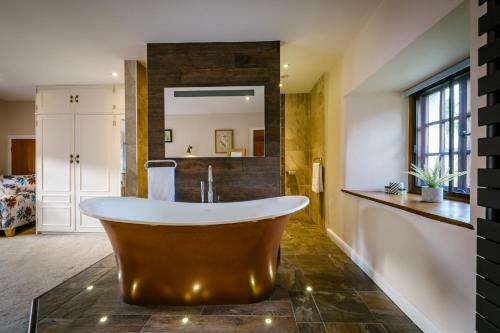 Luxury 1 Bed Villa - Great Location - Peaceful