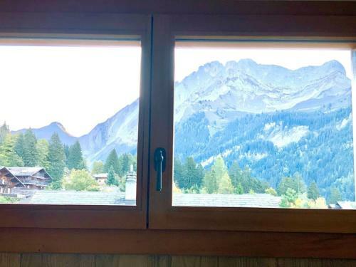 Chalet La Chamoissette With Panoramic Views