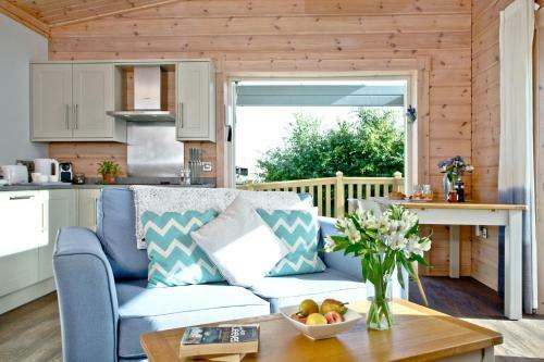 Cutterbrough, Great Field Lodges