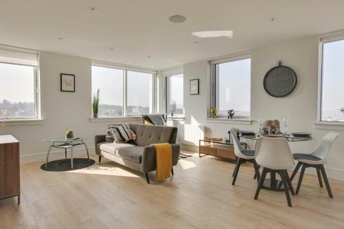 Kings Road Apartments