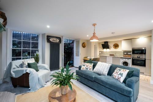 Corporate & Contractor Short Stay Accommodation By King Square Apartments
